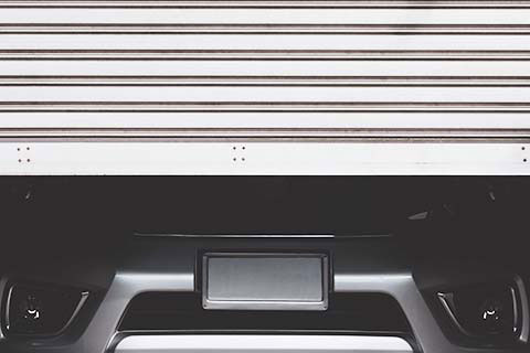 Elektrische Garagentore für die Garagen in Vermietung.